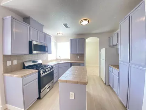1716 Via Milano, Gustine, CA 95322 photo 7