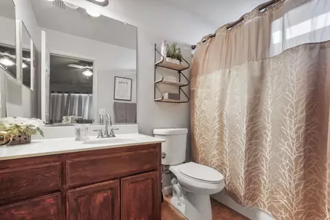 Bath - 3808 Troon Pl, Modesto, CA 95357 photo 1 of 2