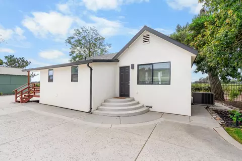 Exterior - 20540 N Davis Rd, Lodi, CA 95242 photo 3 of 6