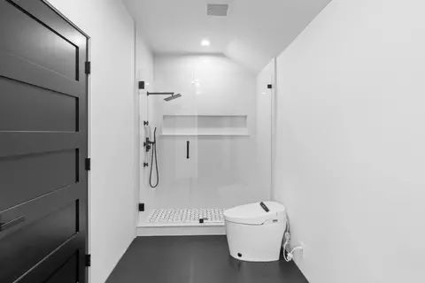 Bath - 20540 N Davis Rd, Lodi, CA 95242 photo 4 of 14