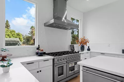 Kitchen - 20540 N Davis Rd, Lodi, CA 95242 photo 4 of 4
