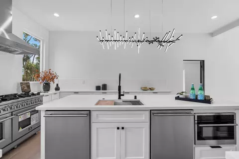 Kitchen - 20540 N Davis Rd, Lodi, CA 95242 photo 3 of 4