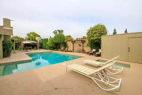 Exterior - 505 Avanel Dr, Modesto, CA 95356 photo 27 of 30