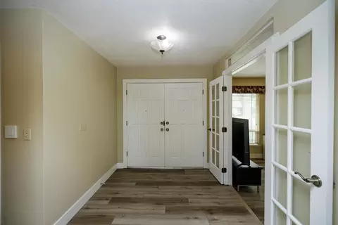 Entry Way - 505 Avanel Dr, Modesto, CA 95356 photo 3 of 4