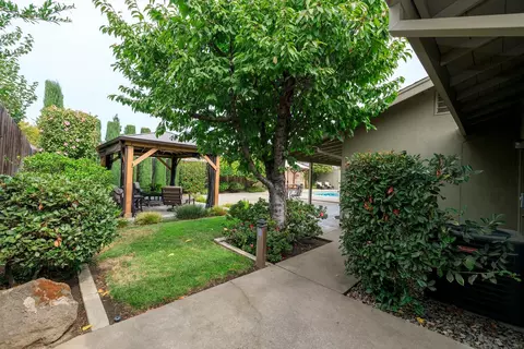 Exterior - 505 Avanel Dr, Modesto, CA 95356 photo 8 of 30