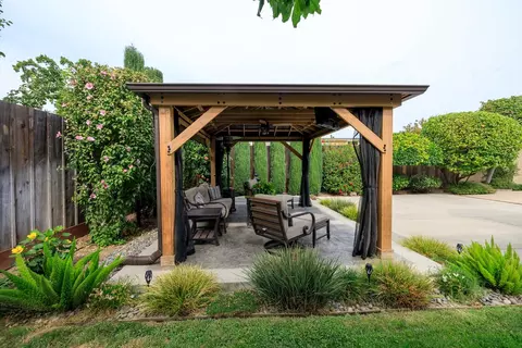 Exterior - 505 Avanel Dr, Modesto, CA 95356 photo 10 of 30