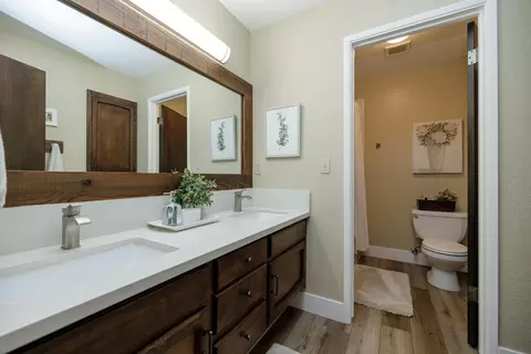 Bath - 505 Avanel Dr, Modesto, CA 95356 photo 5 of 8