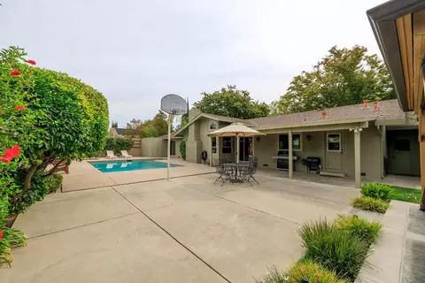 Exterior - 505 Avanel Dr, Modesto, CA 95356 photo 17 of 30