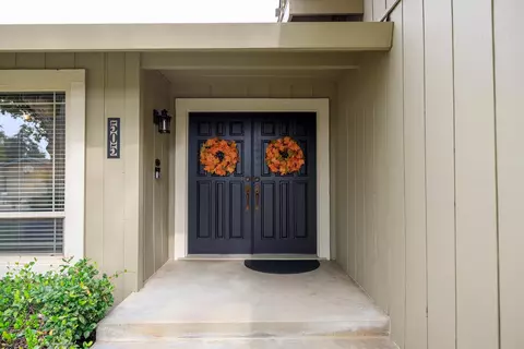 Entry Way - 505 Avanel Dr, Modesto, CA 95356 photo 1 of 4