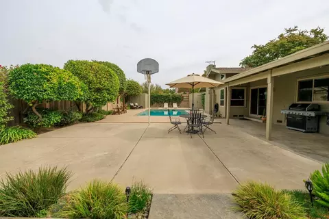 Exterior - 505 Avanel Dr, Modesto, CA 95356 photo 18 of 30