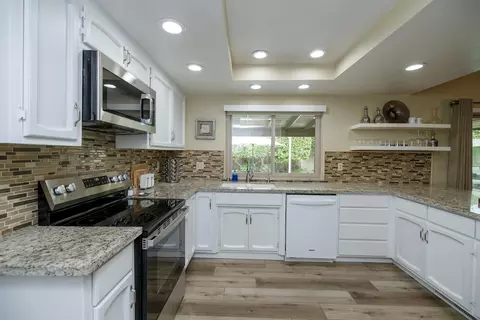 Kitchen - 505 Avanel Dr, Modesto, CA 95356 photo 6 of 8