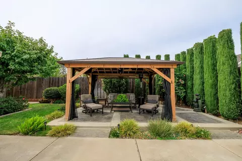 Exterior - 505 Avanel Dr, Modesto, CA 95356 photo 11 of 30
