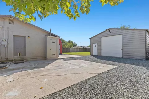 1860 15th St, Olivehurst, CA 95961 photo 42