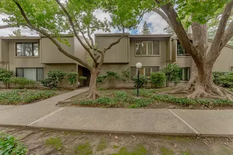 1063 Commons Dr, Sacramento, CA 95825