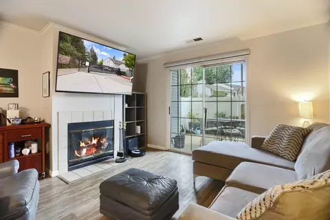 Living - 2400 Eilers Ln #1703, Lodi, CA 95242 photo 1 of 3