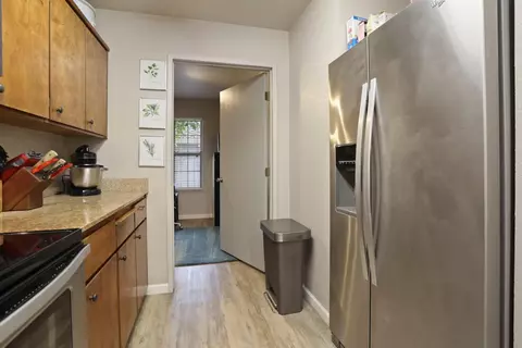Kitchen - 2400 Eilers Ln #1703, Lodi, CA 95242 photo 2 of 4
