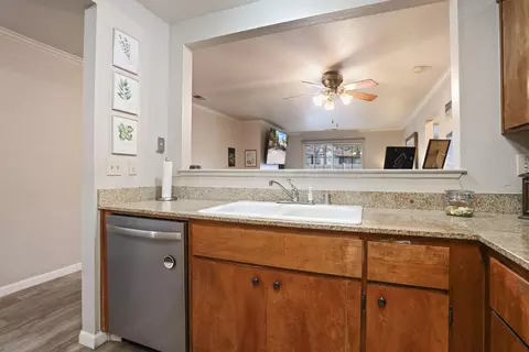 Kitchen - 2400 Eilers Ln #1703, Lodi, CA 95242 photo 3 of 4
