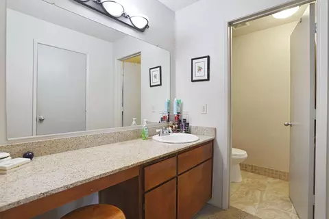 Bath - 2400 Eilers Ln #1703, Lodi, CA 95242 photo 2 of 4
