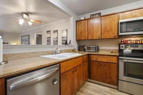 Kitchen - 2400 Eilers Ln #1703, Lodi, CA 95242 photo 1 of 4