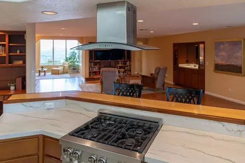 Kitchen - 13420 Mesa Dr, Grass Valley, CA 95949 photo 2 of 5