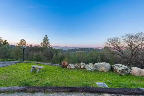 Exterior - 13420 Mesa Dr, Grass Valley, CA 95949 photo 2 of 13