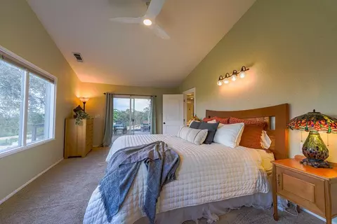 Bedroom - 13420 Mesa Dr, Grass Valley, CA 95949 photo 4 of 4
