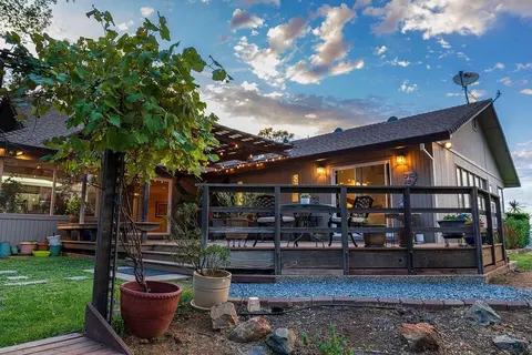 Exterior - 13420 Mesa Dr, Grass Valley, CA 95949 photo 5 of 13
