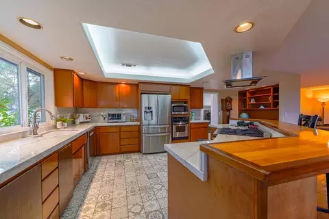 Kitchen - 13420 Mesa Dr, Grass Valley, CA 95949 photo 4 of 5