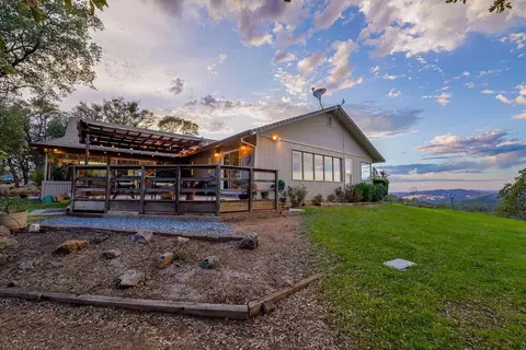 Exterior - 13420 Mesa Dr, Grass Valley, CA 95949 photo 3 of 13
