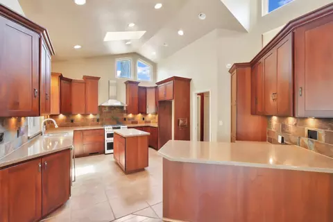 Kitchen - 1625 River Rd, Modesto, CA 95351 photo 1 of 4
