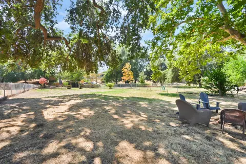 Exterior - 1625 River Rd, Modesto, CA 95351 photo 15 of 20