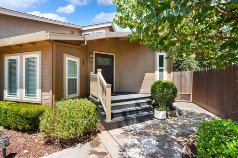 Exterior - 1625 River Rd, Modesto, CA 95351 photo 4 of 20