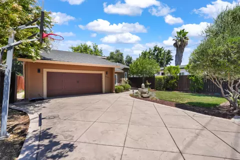 Exterior - 1625 River Rd, Modesto, CA 95351 photo 6 of 20