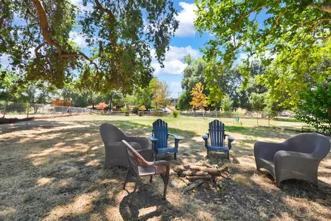 Exterior - 1625 River Rd, Modesto, CA 95351 photo 14 of 20