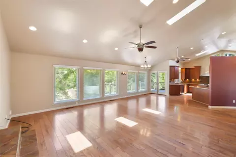 Living - 1625 River Rd, Modesto, CA 95351 photo 3 of 3