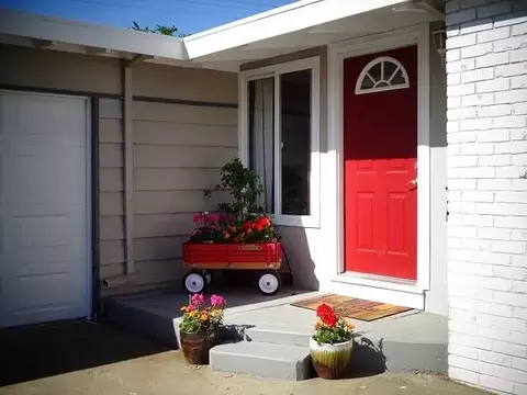 110 W 23rd St, Tracy, CA 95376