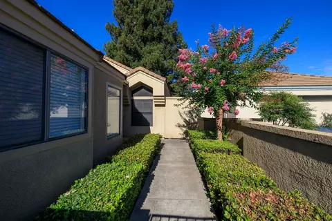 Exterior - 1005 Copper Bridge Ct, Modesto, CA 95355 photo 4 of 13