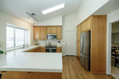 Kitchen - 1005 Copper Bridge Ct, Modesto, CA 95355 photo 2 of 7