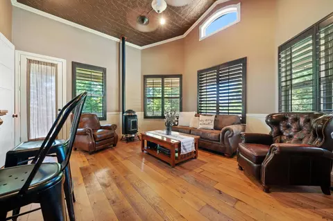 Living - 6030 Stony Creek Rd, Jackson, CA 95642 photo 4 of 6