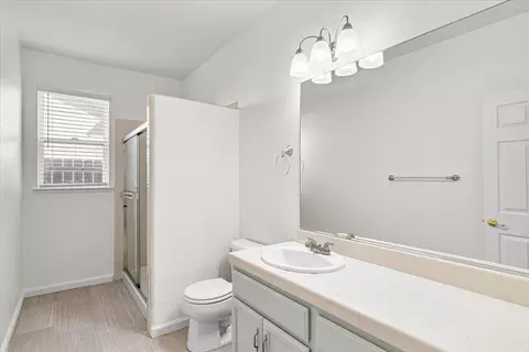 Bath - 4333 Peninsula Dr, Modesto, CA 95356 photo 1 of 4
