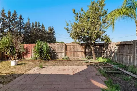 Exterior - 4333 Peninsula Dr, Modesto, CA 95356 photo 11 of 14