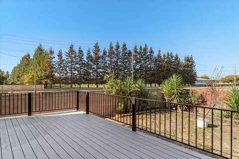 Exterior - 4333 Peninsula Dr, Modesto, CA 95356 photo 6 of 14
