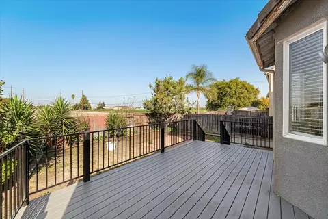 Exterior - 4333 Peninsula Dr, Modesto, CA 95356 photo 8 of 14