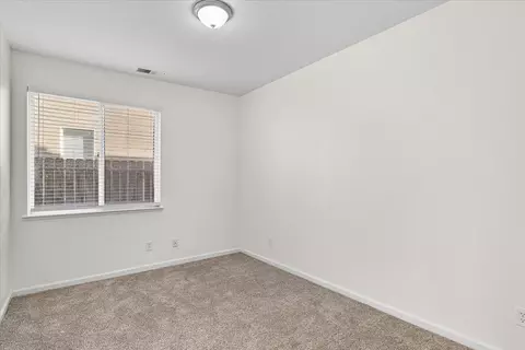 Bedroom - 4333 Peninsula Dr, Modesto, CA 95356 photo 1 of 10