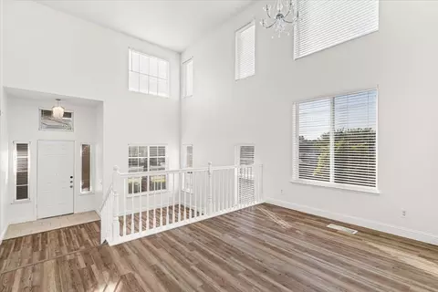 Living - 4333 Peninsula Dr, Modesto, CA 95356 photo 6 of 14