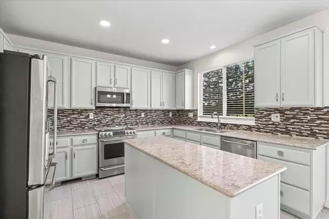 Kitchen - 4333 Peninsula Dr, Modesto, CA 95356 photo 5 of 7