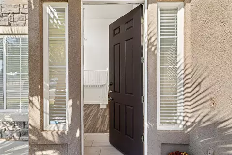 Entry Way - 4333 Peninsula Dr, Modesto, CA 95356 photo 1 of 9