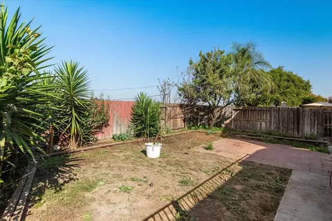 Exterior - 4333 Peninsula Dr, Modesto, CA 95356 photo 13 of 14