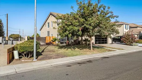 Exterior - 4333 Peninsula Dr, Modesto, CA 95356 photo 3 of 14