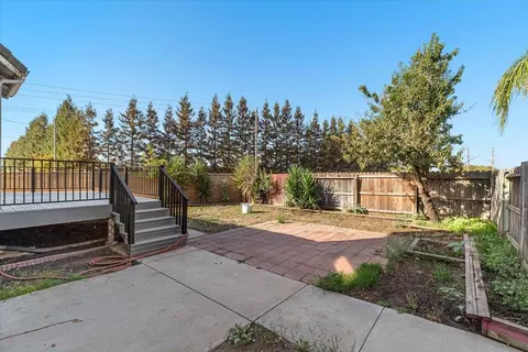 Exterior - 4333 Peninsula Dr, Modesto, CA 95356 photo 10 of 14